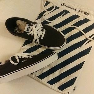 VANS SHOES W/SHOE BAG